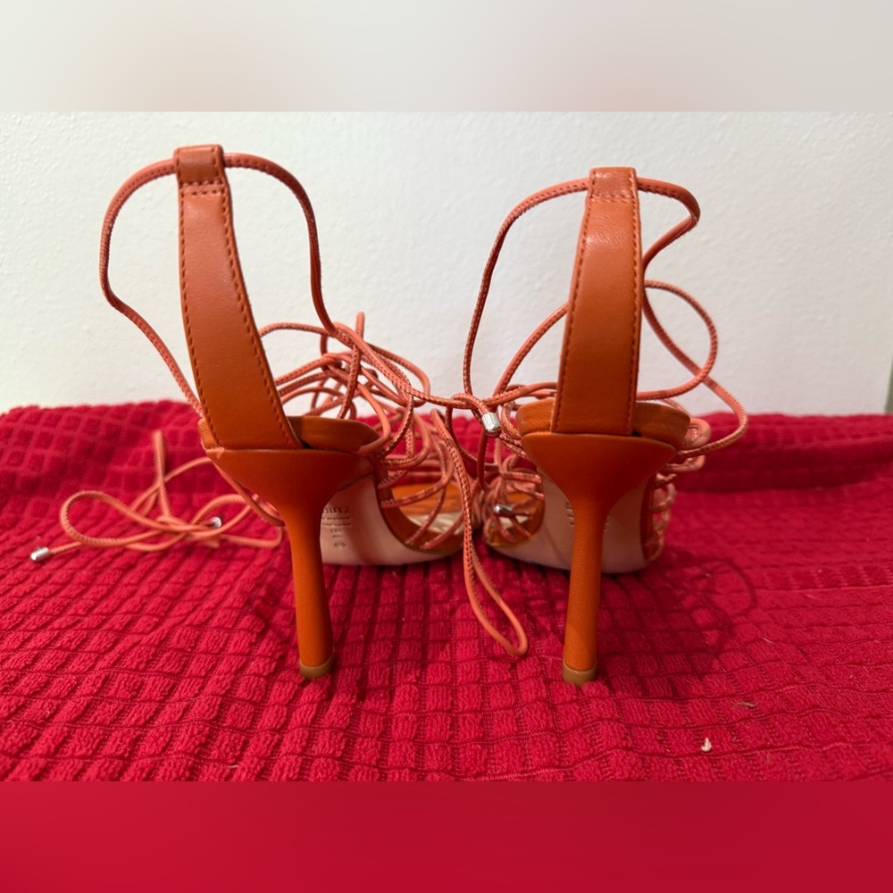 SCHUTZ • Heyde Sandal in New Ochre size 6B. - Picture 4 of 8